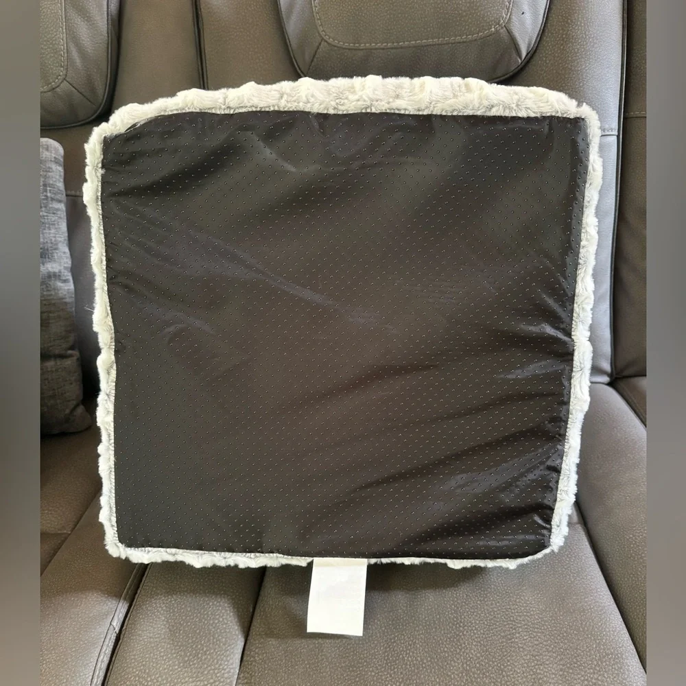 NEW Cozy Gray Cat Bed